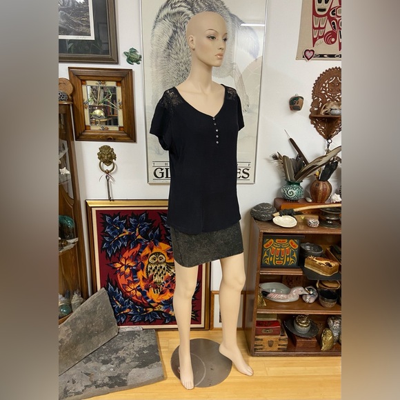 Black Button Down V-Neck with Lace Details - Picture 7 of 9